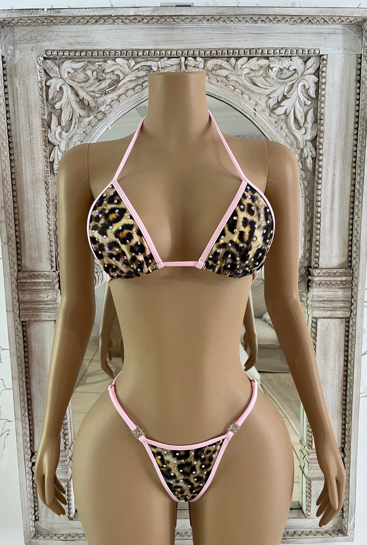 Pink Leo Crystal Set
