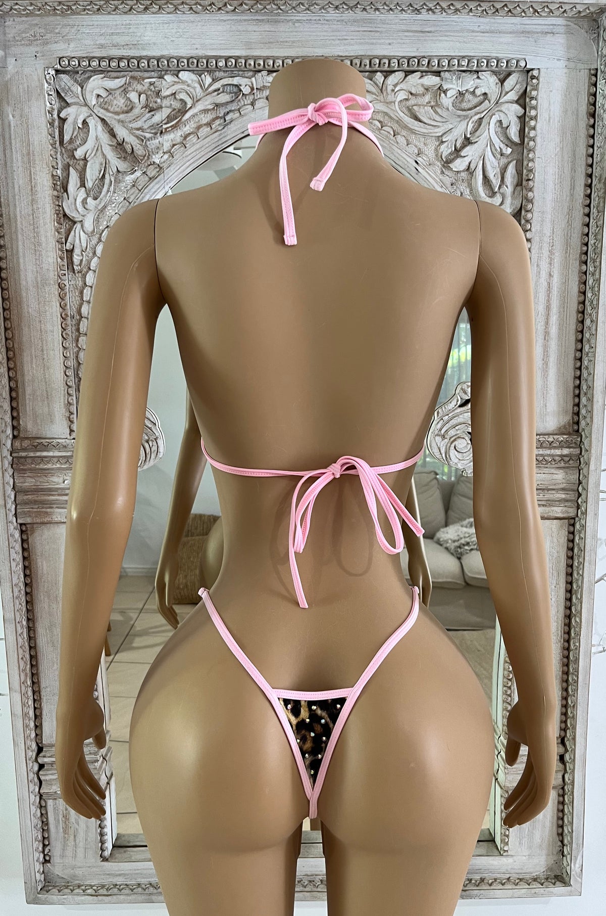 Pink Leo Crystal Set